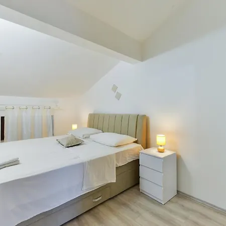 Apartmán Family-friendly With Swimming Pool Privlaka, Zadar - 5762