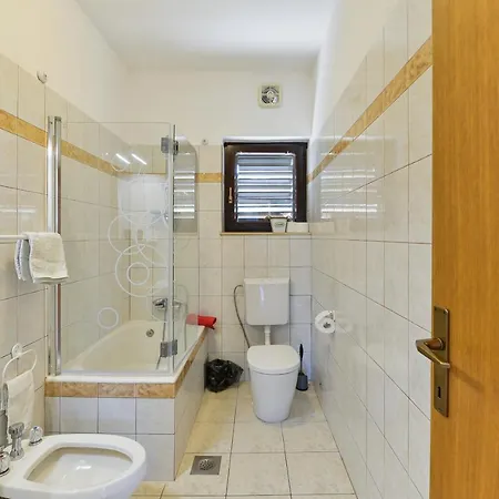 Family-friendly With Swimming Pool Privlaka, Zadar - 5762 Appartement