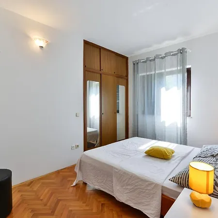 Family-friendly With Swimming Pool Privlaka, Zadar - 5762 Apartmán Privlaka (Zadar)