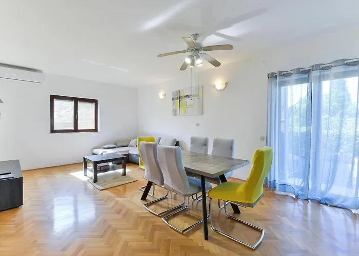Appartement Family-friendly With Swimming Pool Privlaka, Zadar - 5762
