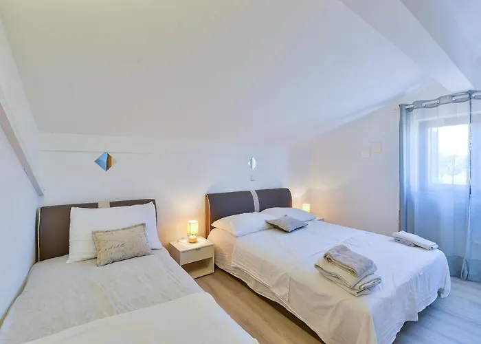 Family-friendly With Swimming Pool Privlaka, Zadar - 5762 Апартаменты