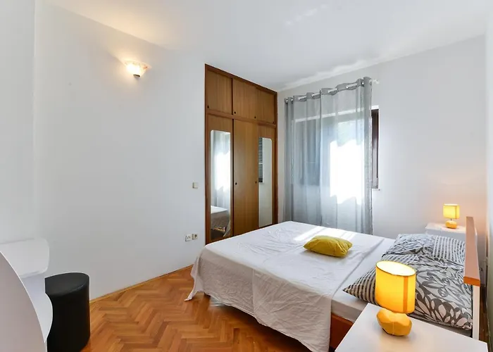 Family-friendly With Swimming Pool Privlaka, Zadar - 5762 Апартаменты Привлака