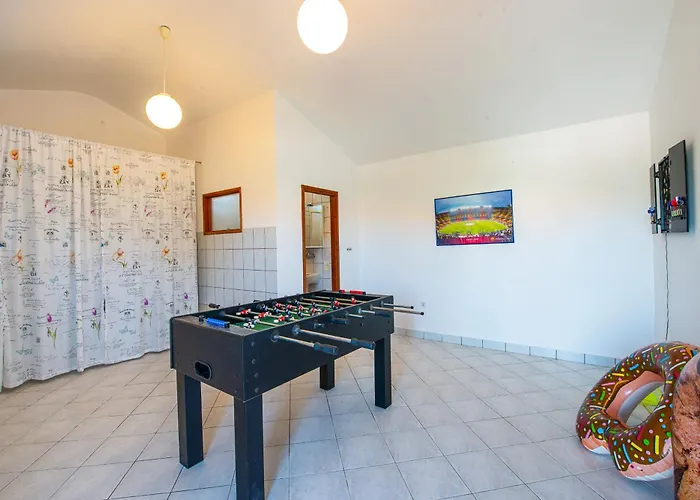 Family-friendly With Swimming Pool Privlaka, Zadar - 5762 Апартаменты Привлака