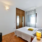 Family-friendly With Swimming Pool Privlaka, Zadar - 5762 Apartman Privlaka