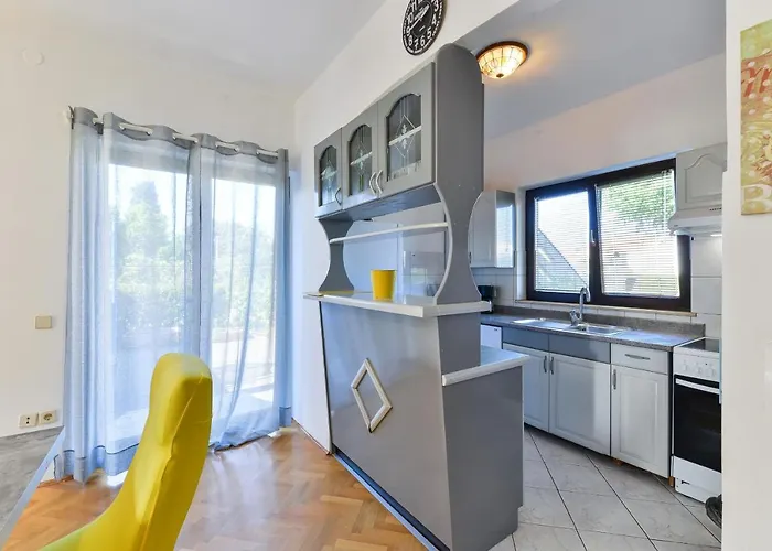 Family-friendly With Swimming Pool Privlaka, Zadar - 5762 Daire
