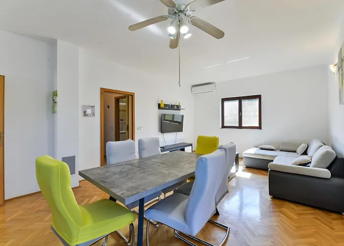 Family-friendly With Swimming Pool Privlaka, Zadar - 5762 Daire